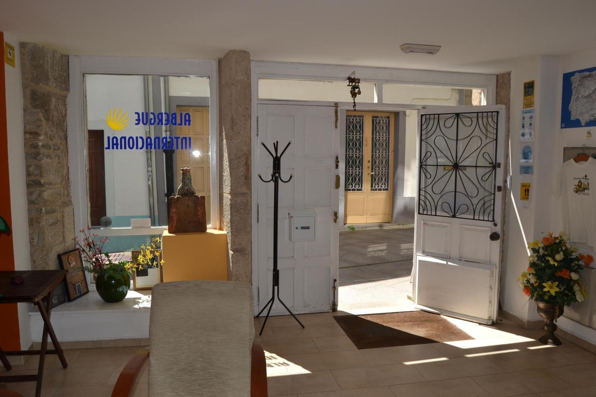Albergue Internacional Hostel ซาร์เรีย ภายนอก รูปภาพ