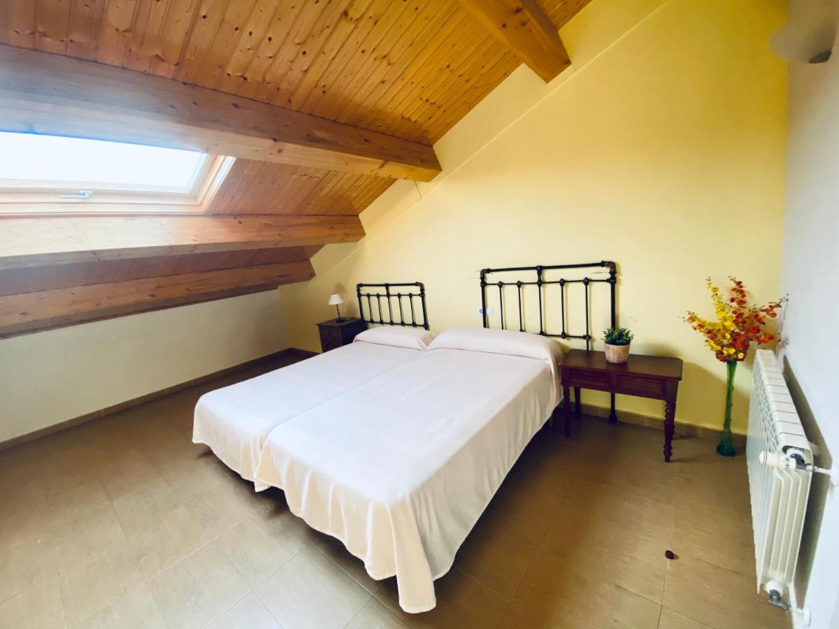 Albergue Internacional Hostel ซาร์เรีย ภายนอก รูปภาพ
